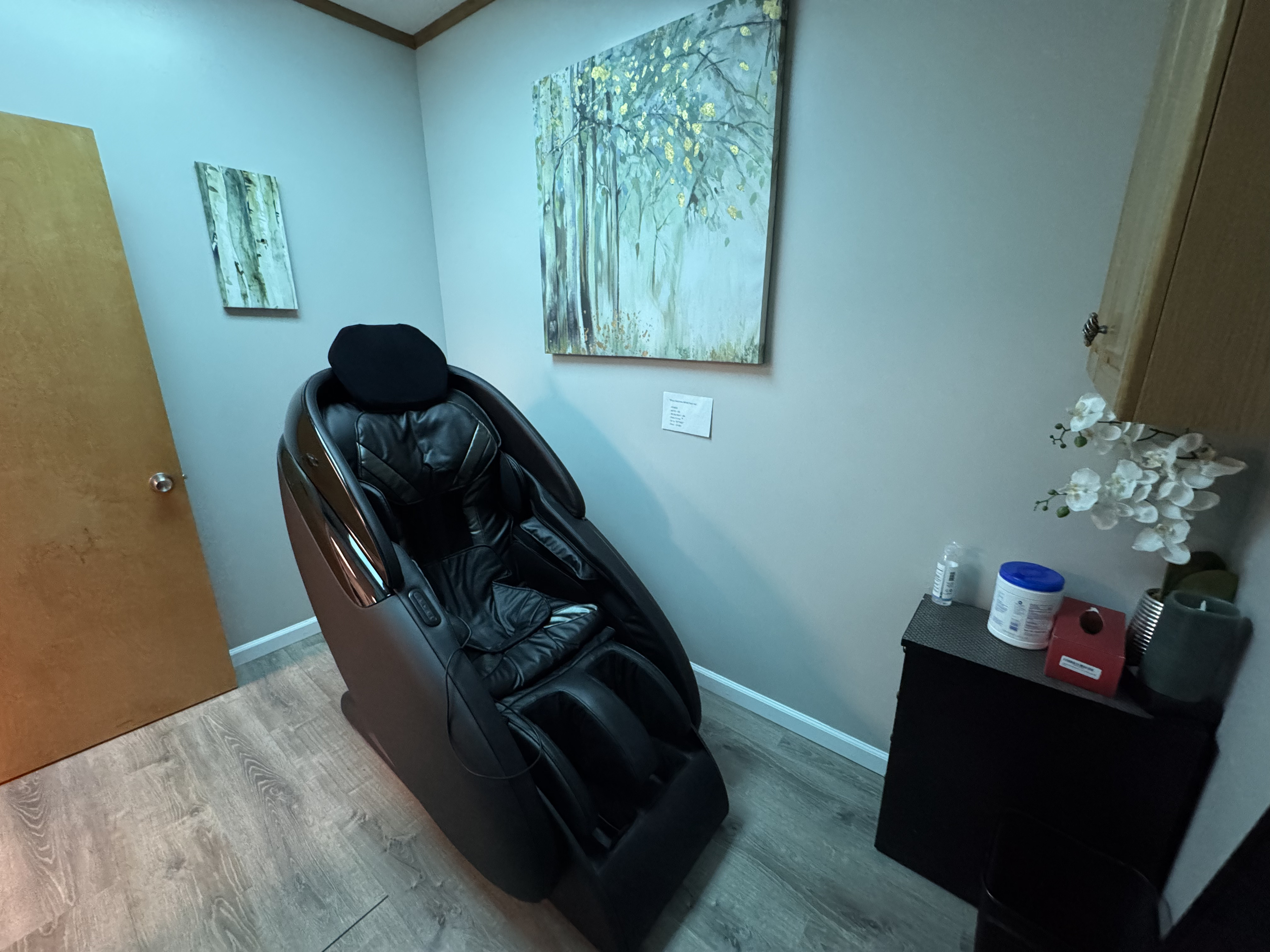 MASSAGE CHAIR